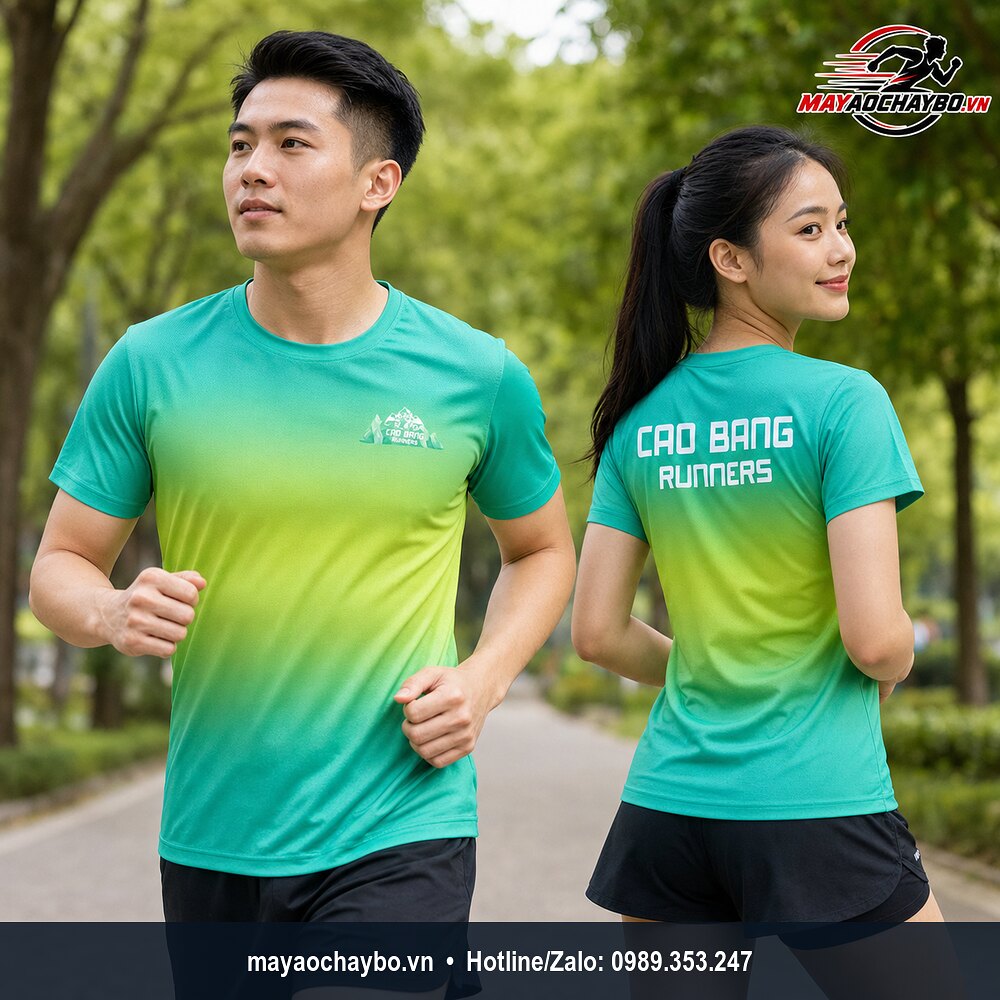 Nam nữ mặc áo chạy bộ Cao Bang Runners xanh lá vàng, hiển thị mặt trước và mặt sau