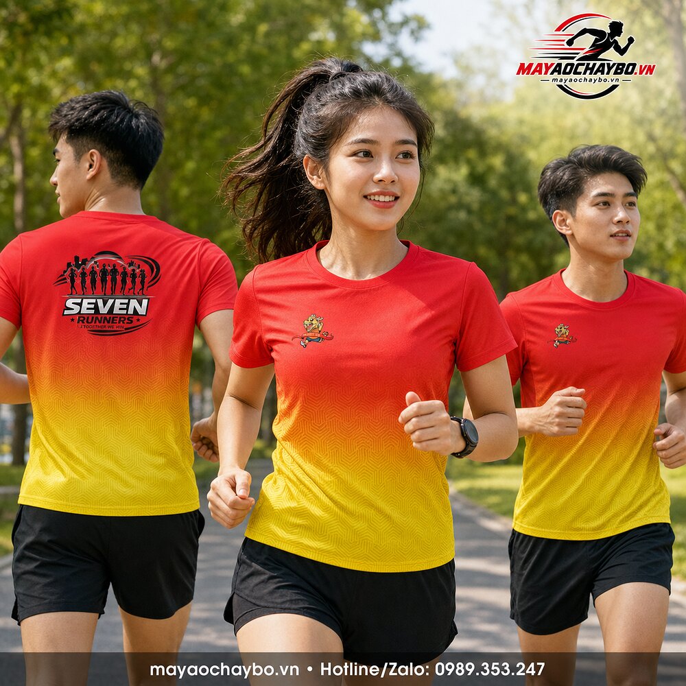 Nhóm người mẫu mặc áo chạy bộ Seven Runners đỏ vàng, hiển thị mặt trước và mặt sau